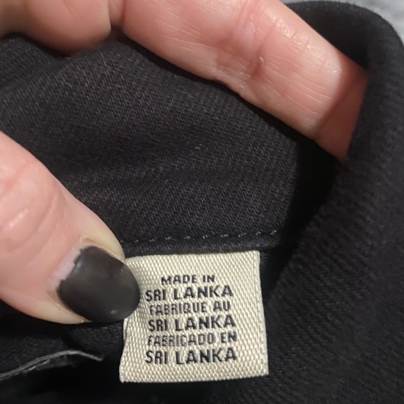 Levi’s black denim jean jacket - Picture 4 of 6